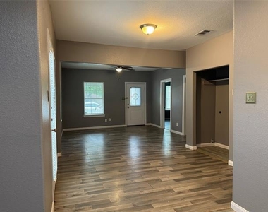 7315 Toland Street - Photo Thumbnail 7