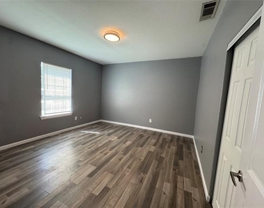 7315 Toland Street - Photo Thumbnail 12