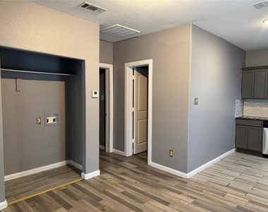 7315 Toland Street - Photo Thumbnail 4