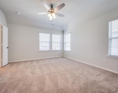 4601 Avion Drive - Photo Thumbnail 10