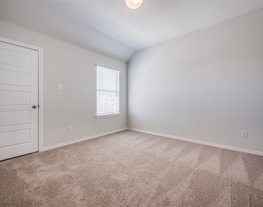4601 Avion Drive - Photo Thumbnail 7