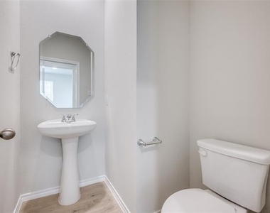 4601 Avion Drive - Photo Thumbnail 2