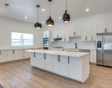 820 W Mcleroy Boulevard - Photo Thumbnail 18