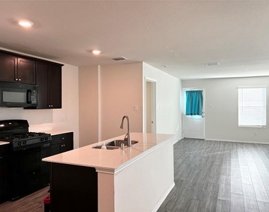 409 Buckeye Avenue - Photo Thumbnail 6