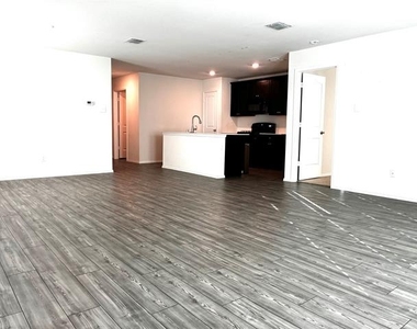 409 Buckeye Avenue - Photo Thumbnail 9