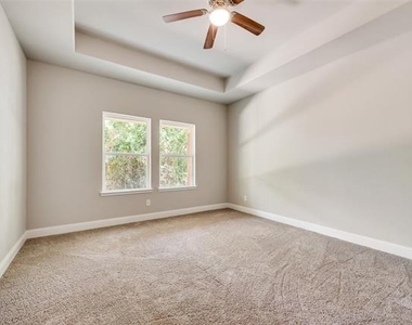 3012 Silver Street - Photo Thumbnail 5