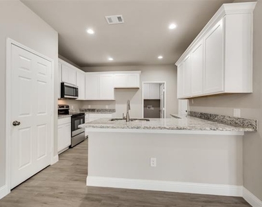 3012 Silver Street - Photo Thumbnail 2