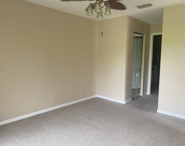 906 Mariner Bay Boulevard - Photo Thumbnail 13