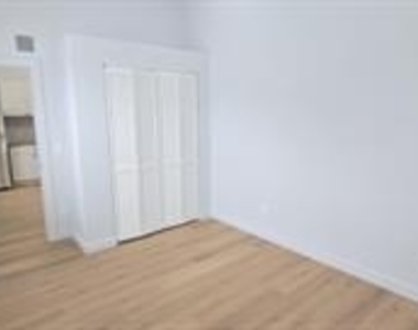 257 Sw 12th Street - Photo Thumbnail 6