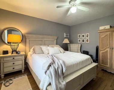 902 Ne 34th Street - Photo Thumbnail 8