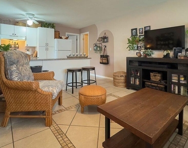 902 Ne 34th Street - Photo Thumbnail 1