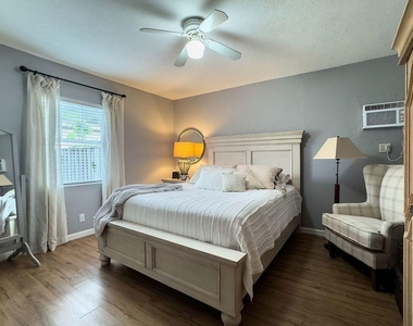 902 Ne 34th Street - Photo Thumbnail 7