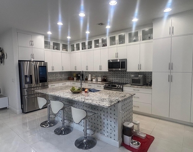 4834 Sand Dollar Drive - Photo Thumbnail 4