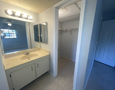 4185 Oak Terrace Drive - Photo Thumbnail 4