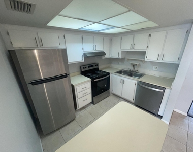 4185 Oak Terrace Drive - Photo Thumbnail 2