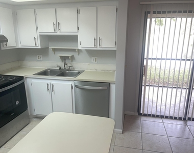 4185 Oak Terrace Drive - Photo Thumbnail 3