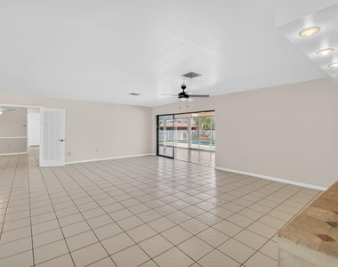 10157 La Reina Road - Photo Thumbnail 12
