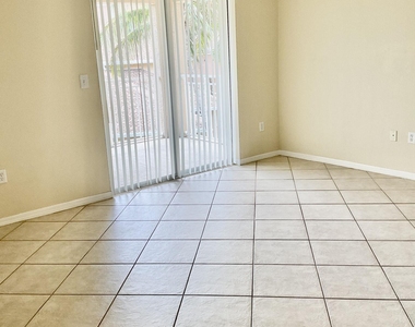 6418 Emerald Dunes  W/garage - Photo Thumbnail 6
