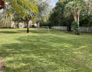 6418 Emerald Dunes  W/garage - Photo Thumbnail 28