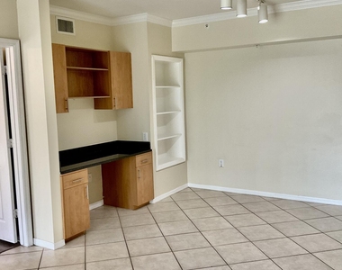 6418 Emerald Dunes  W/garage - Photo Thumbnail 2