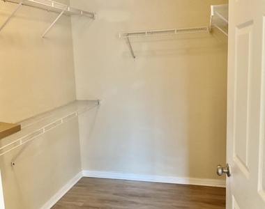 6418 Emerald Dunes  W/garage - Photo Thumbnail 15