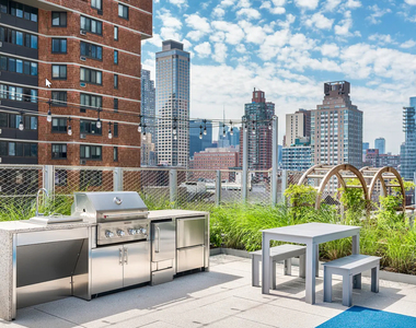 West 65  St  - Photo Thumbnail 10