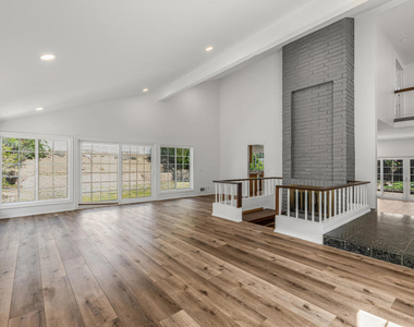 327 Bethany Street - Photo Thumbnail 7