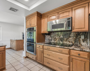 327 Bethany Street - Photo Thumbnail 10