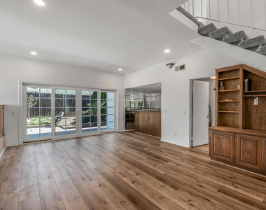 327 Bethany Street - Photo Thumbnail 14