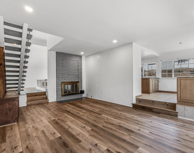327 Bethany Street - Photo Thumbnail 15