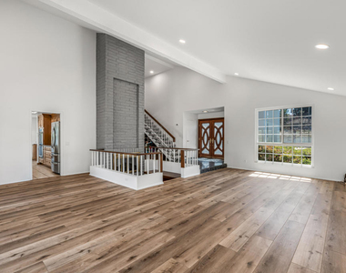 327 Bethany Street - Photo Thumbnail 8