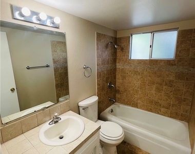 678 Monterey Place - Photo Thumbnail 15