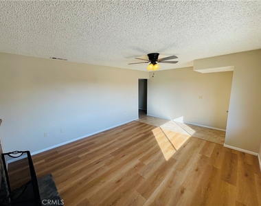 678 Monterey Place - Photo Thumbnail 5