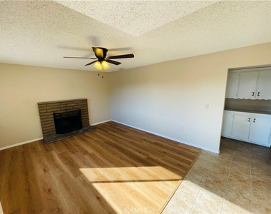 678 Monterey Place - Photo Thumbnail 3