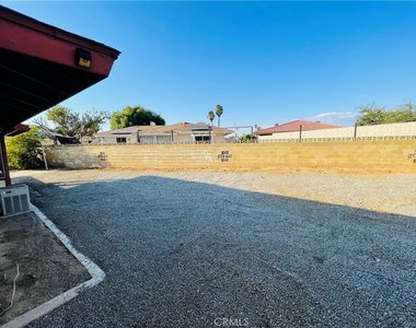 678 Monterey Place - Photo Thumbnail 34