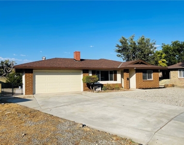 678 Monterey Place - Photo Thumbnail 2