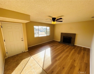 678 Monterey Place - Photo Thumbnail 4