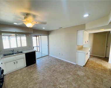 678 Monterey Place - Photo Thumbnail 10