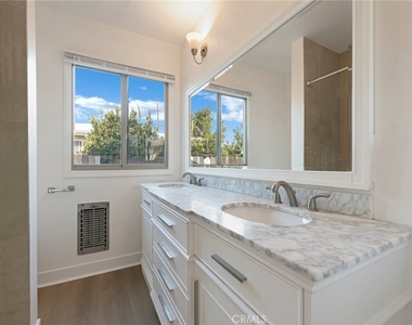 22222 Vanowen - Photo Thumbnail 15
