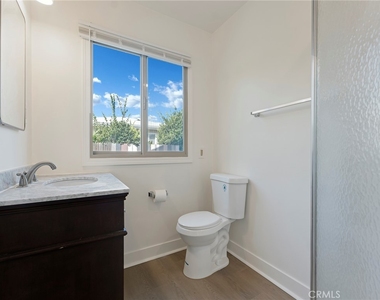 22222 Vanowen - Photo Thumbnail 16