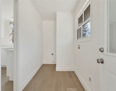22222 Vanowen - Photo Thumbnail 30