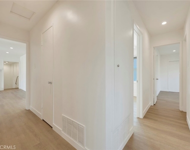 22222 Vanowen - Photo Thumbnail 19