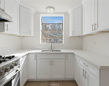 22222 Vanowen - Photo Thumbnail 23