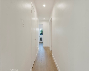 22222 Vanowen - Photo Thumbnail 10
