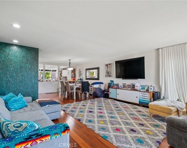 867 Aubrey Court - Photo Thumbnail 5