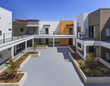 1300 W Mission Boulevard - Photo Thumbnail 11