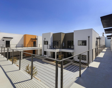 1300 W Mission Boulevard - Photo Thumbnail 10