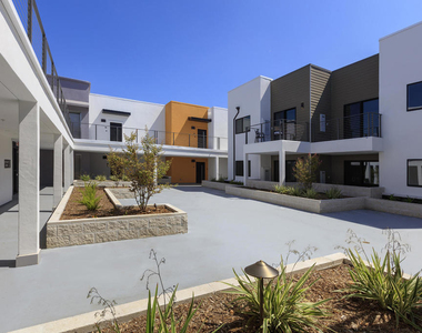 1300 W Mission Boulevard - Photo Thumbnail 9