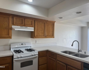 3115 Banning Avenue - Photo Thumbnail 4