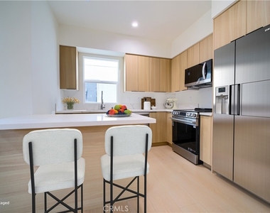 259 S Avenue 54 - Photo Thumbnail 3